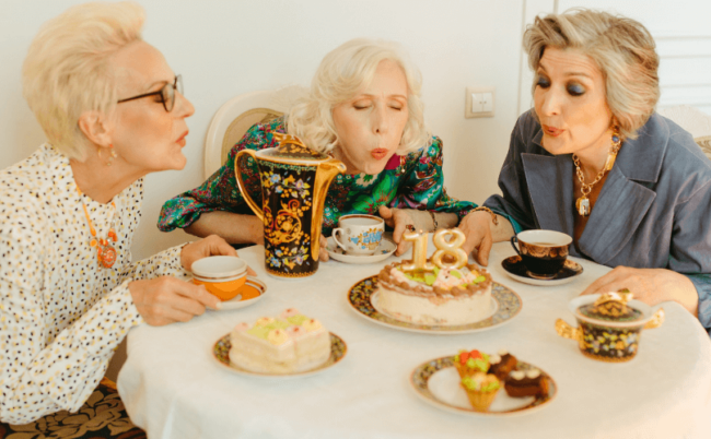 femme sans probleme de fuite urinaire à la ménopause grâce à un périnée tonique