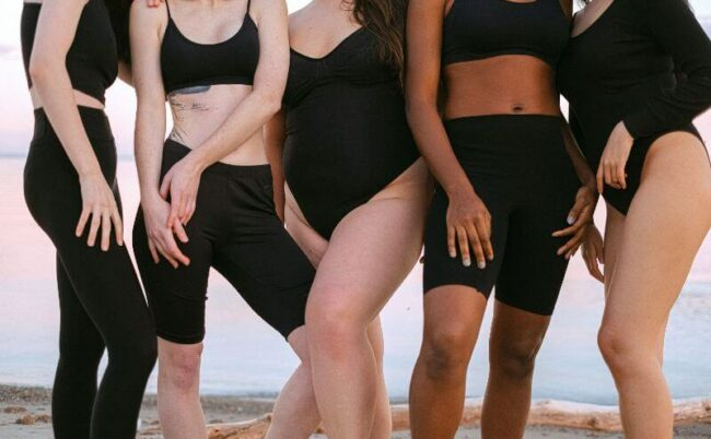 femmes qui sont fières de leur corps