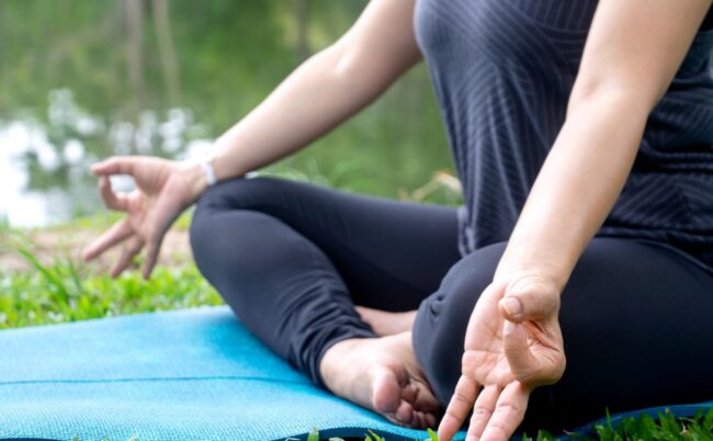 femme qui fait du sport à la ménopause