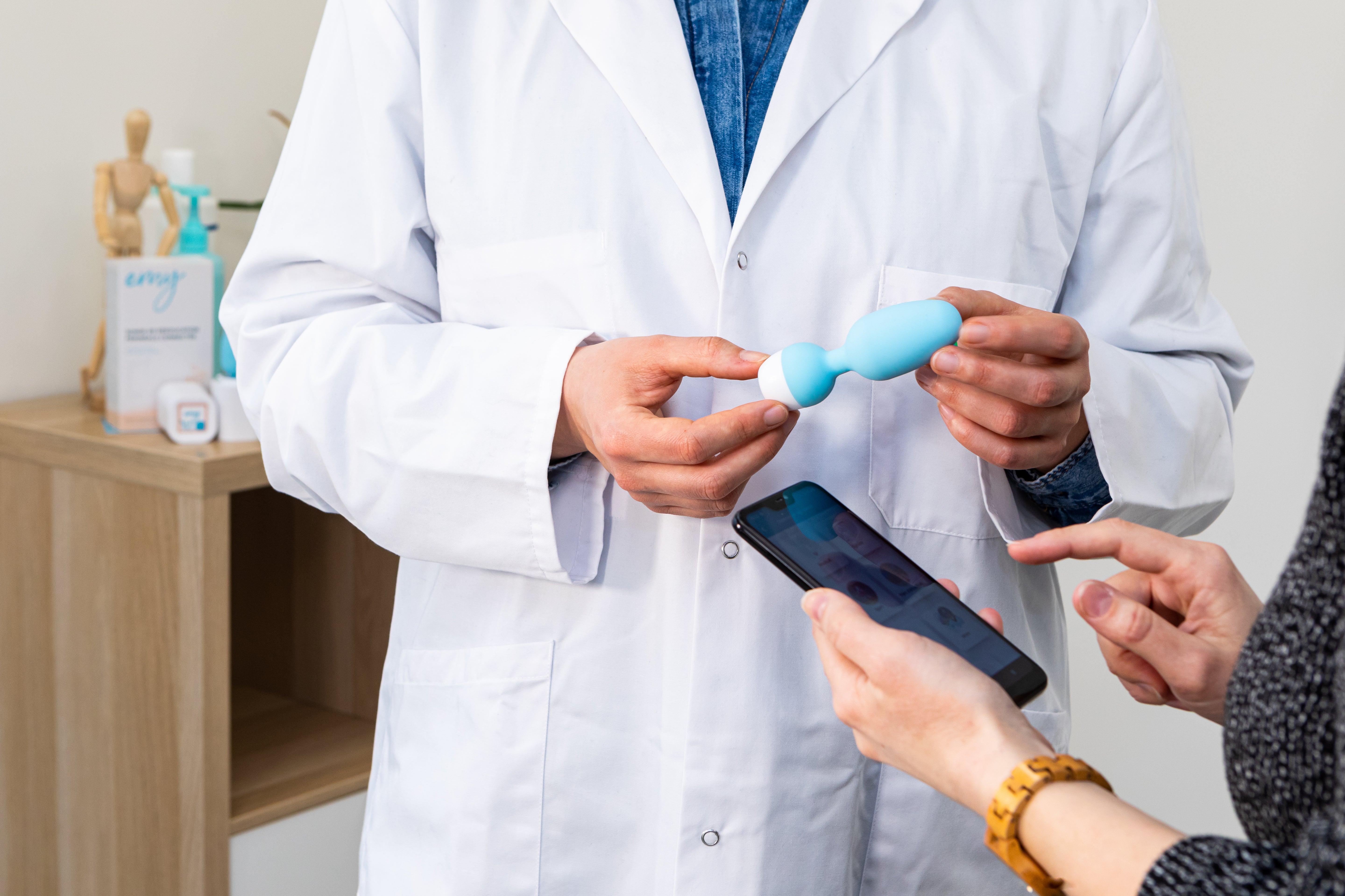 Erfahre, wie du den Emy Beckenbodentrainer bei Inkontinenz auf Rezept bekommst und dir die Kosten von deiner Krankenkasse erstatten lässt.